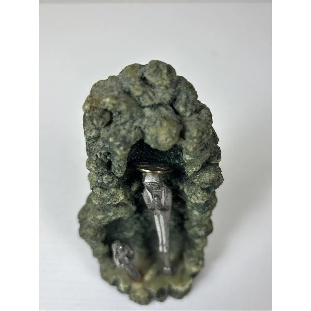 Lourdes Grotto Virgin Mary St Bernadette Freestanding Resin Metal 5